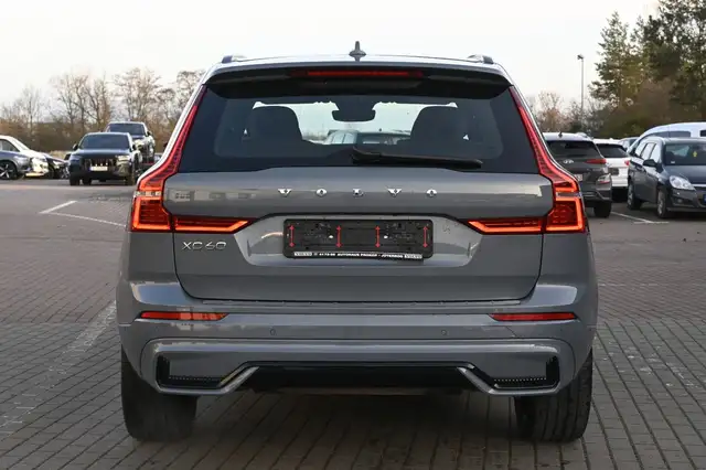Volvo XC60 view 5