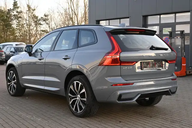 Volvo XC60 view 4