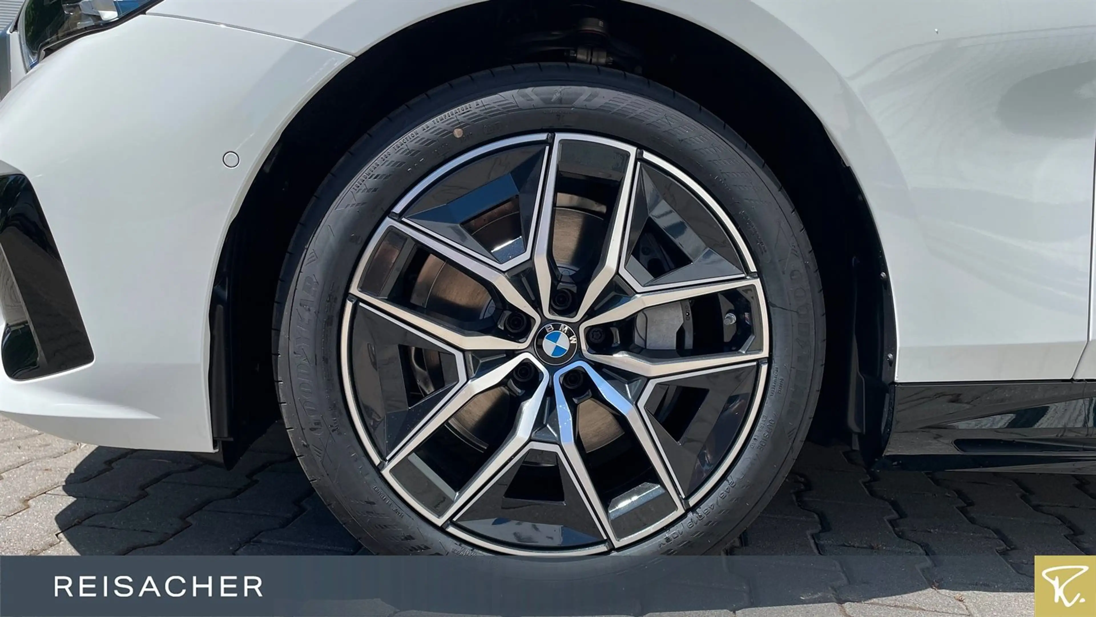 BMW i5 A Tou xDrive40 M-Sport,AHK,DAProf,Autom — photo 3