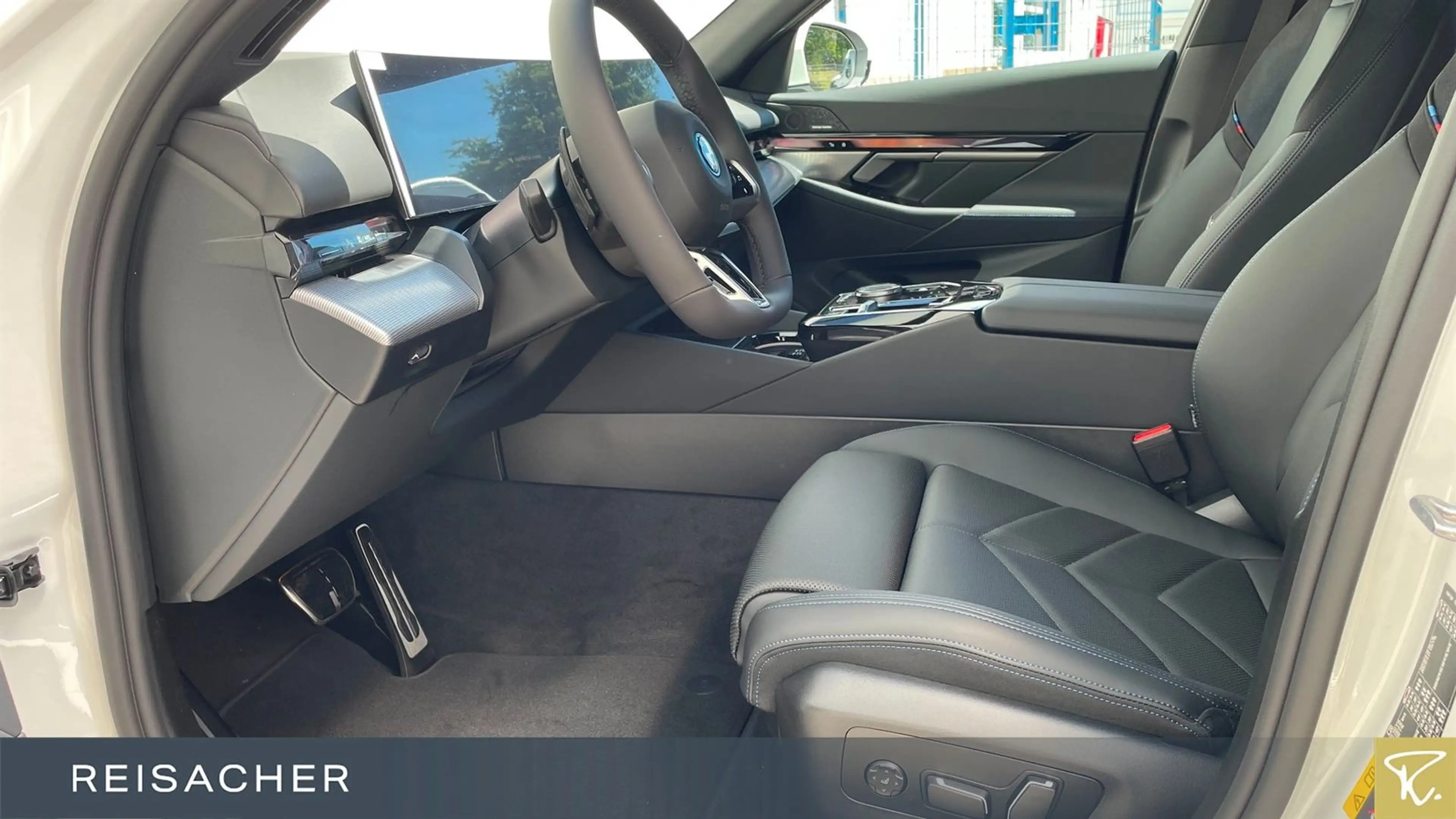 BMW i5 A Tou xDrive40 M-Sport,AHK,DAProf,Autom — photo 4