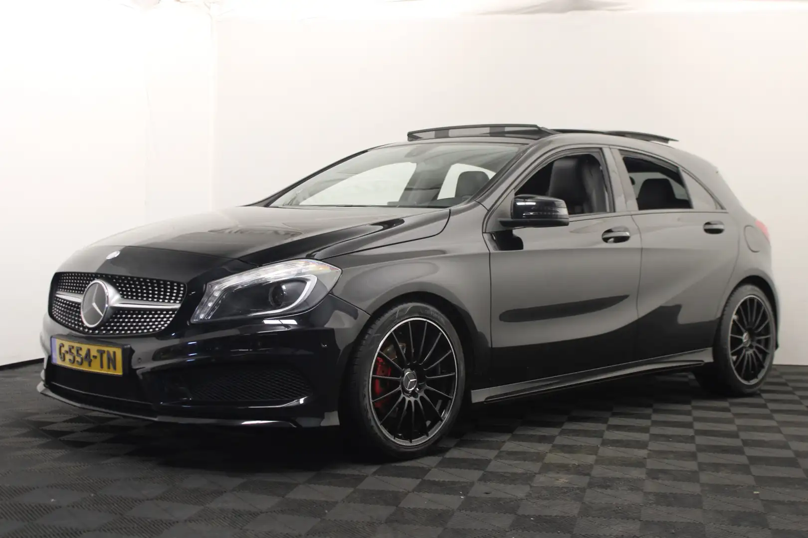 Mercedes-Benz A 180 Prestige |AMG|Pano| Schwarz - 1