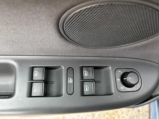 Volkswagen Golf Plus view 15