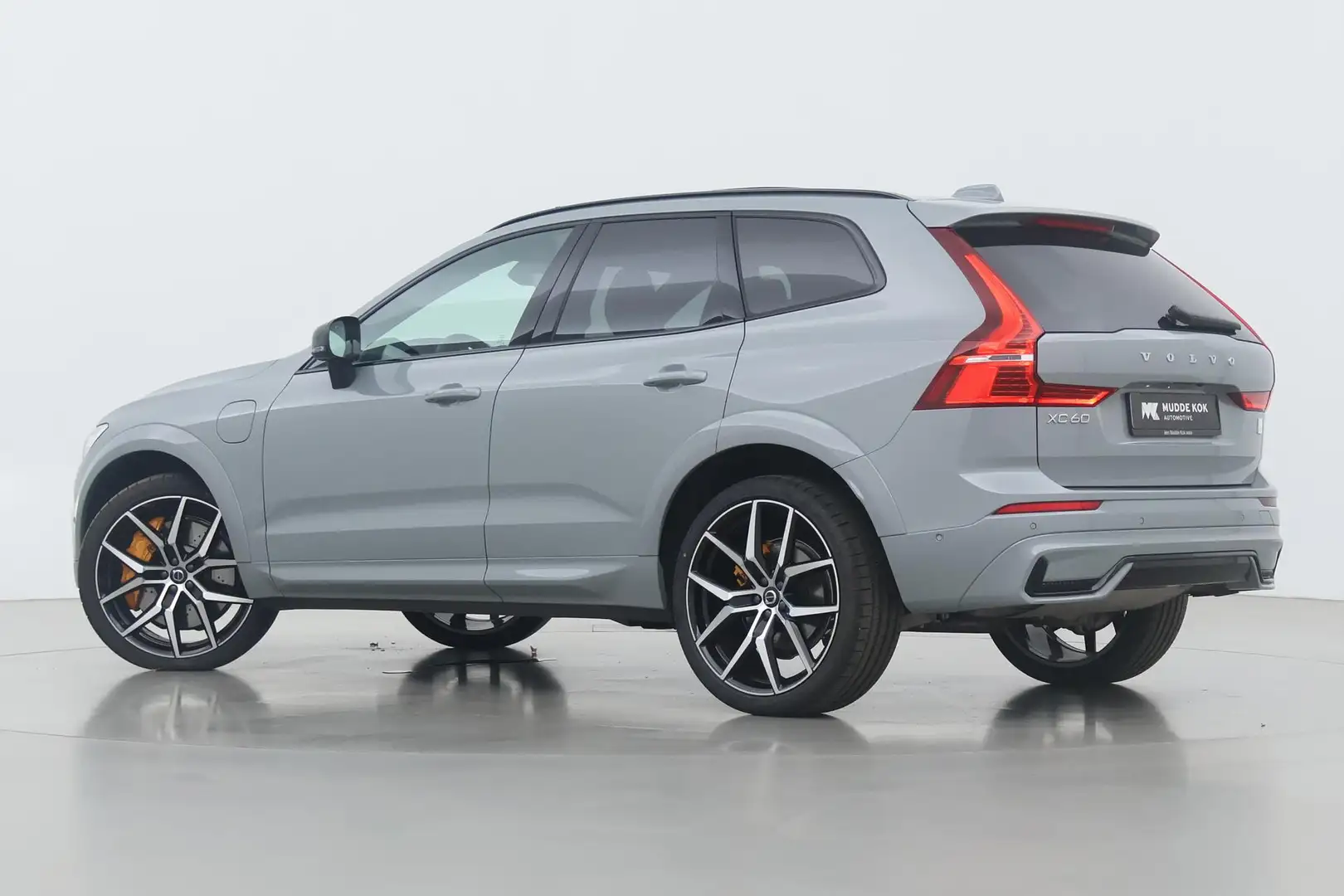 Volvo XC60 T8 AWD Polestar Engineered | Bowers&Wilkins | Head Gris - 2