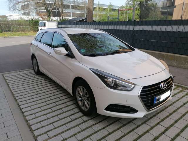 Hyundai i40 Kombi blue 1.7 CRDi Premium