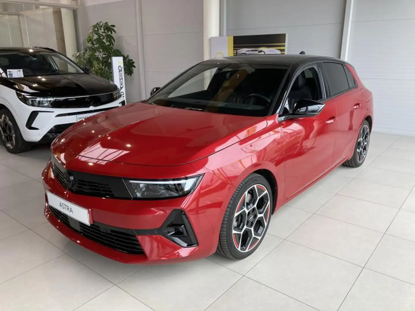 Opel Astra GS Line Rot - 1
