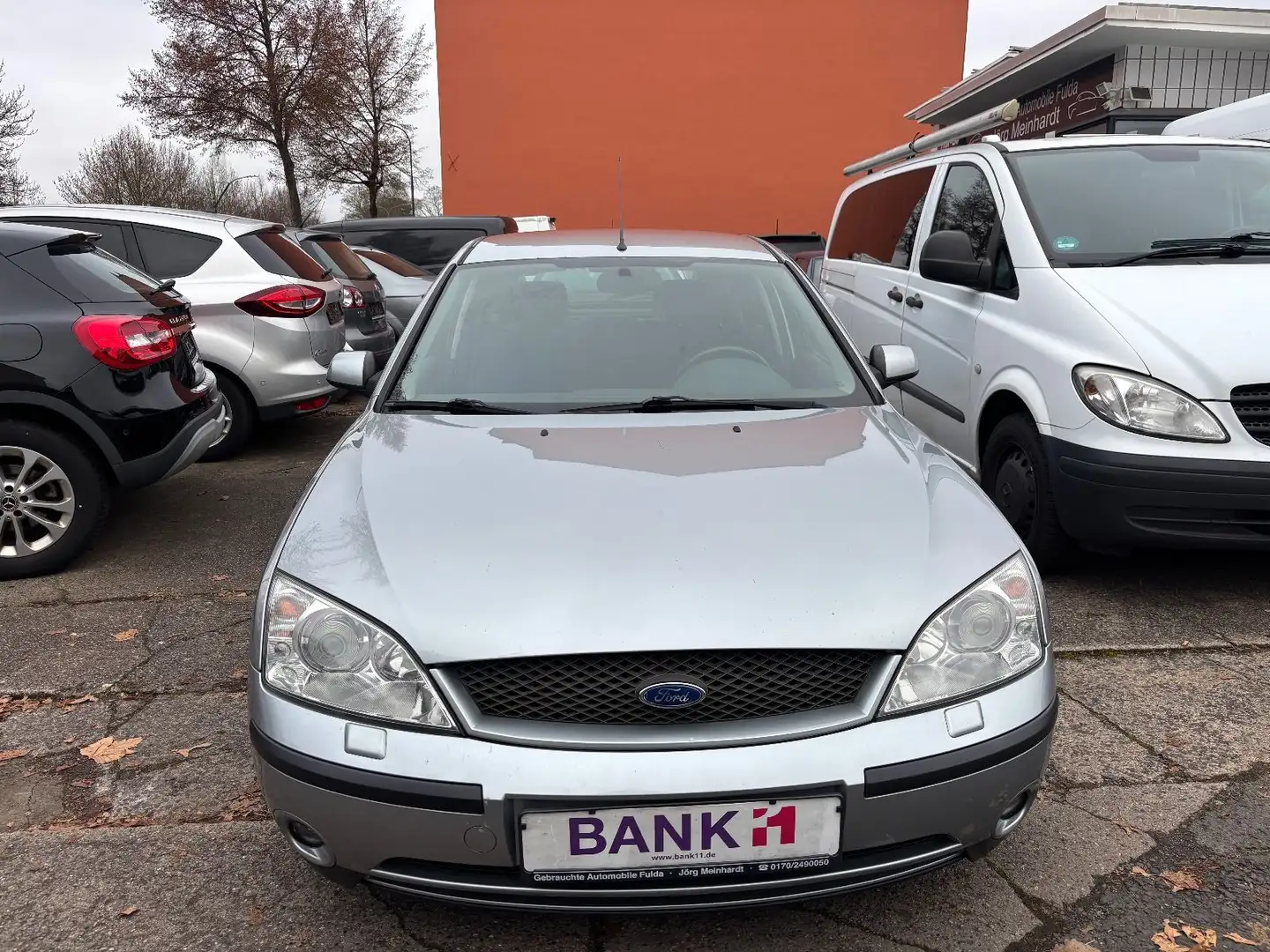 Ford Mondeo 2,0TDCi 96 kW Ghia TÜV 07/25 Silber - 1