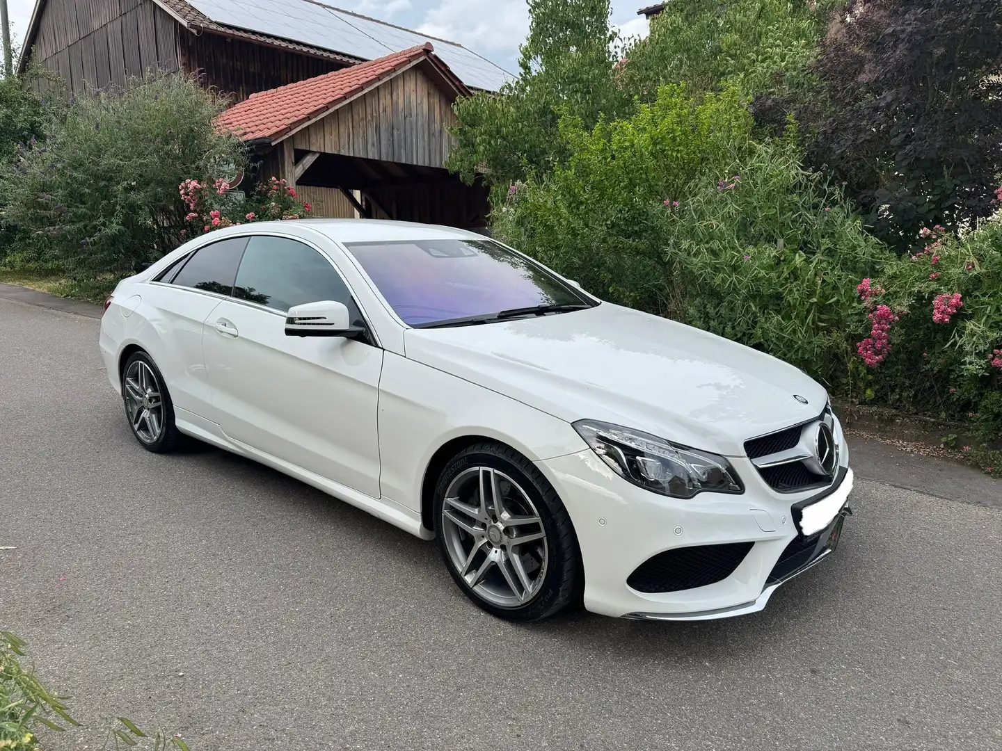 Mercedes-Benz E 400 Coupe AMG-Line 7G-tronic Bílá - 1