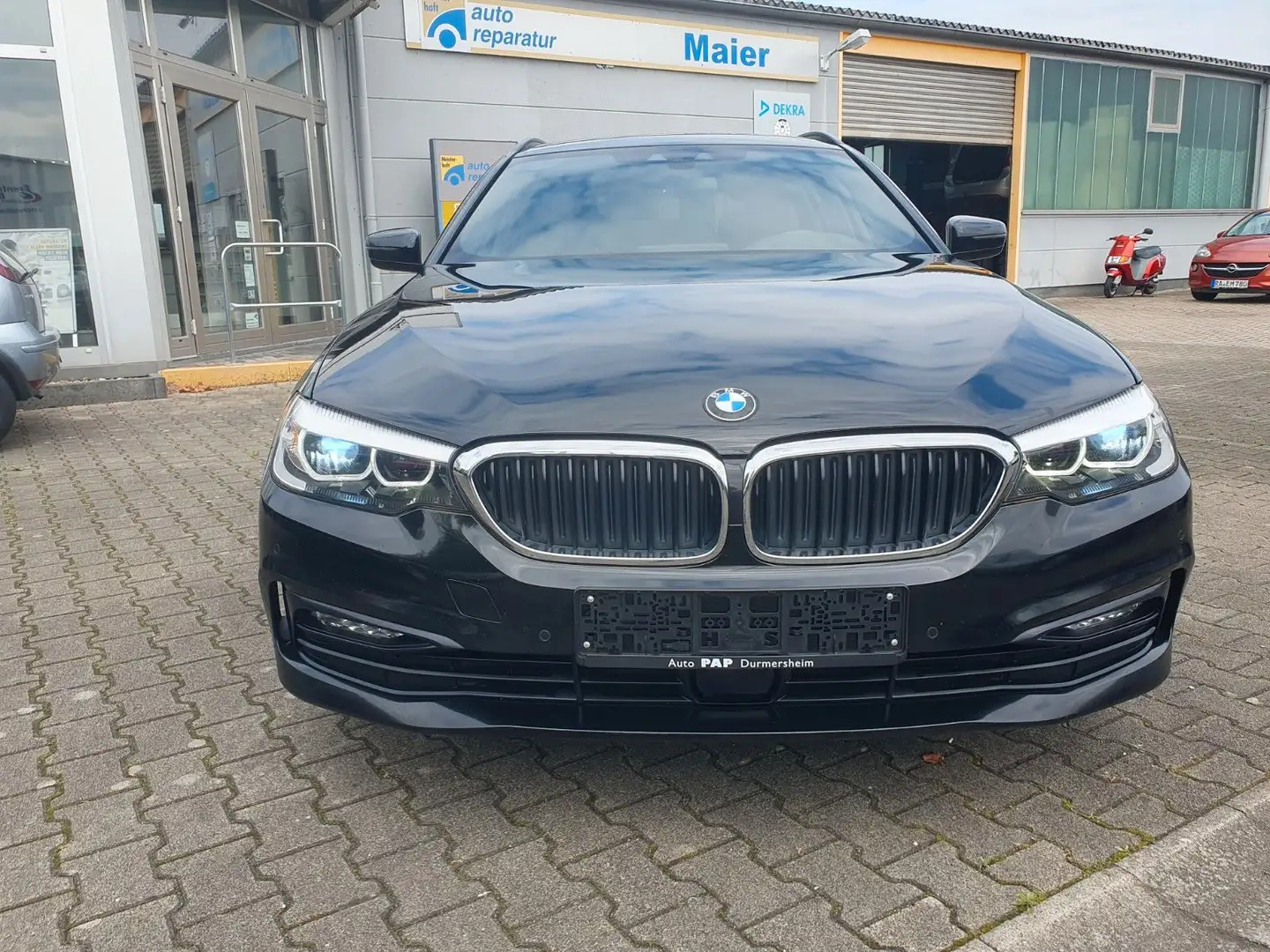 BMW 525 d Touring M Sport Head up LED Leder Abstand Schwarz - 2