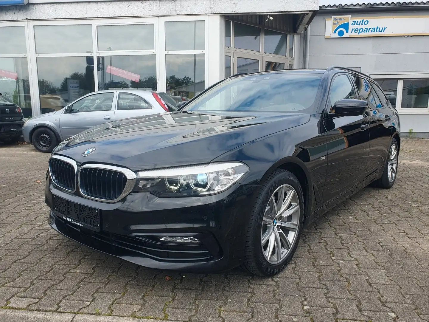 BMW 525 d Touring M Sport Head up LED Leder Abstand Schwarz - 1
