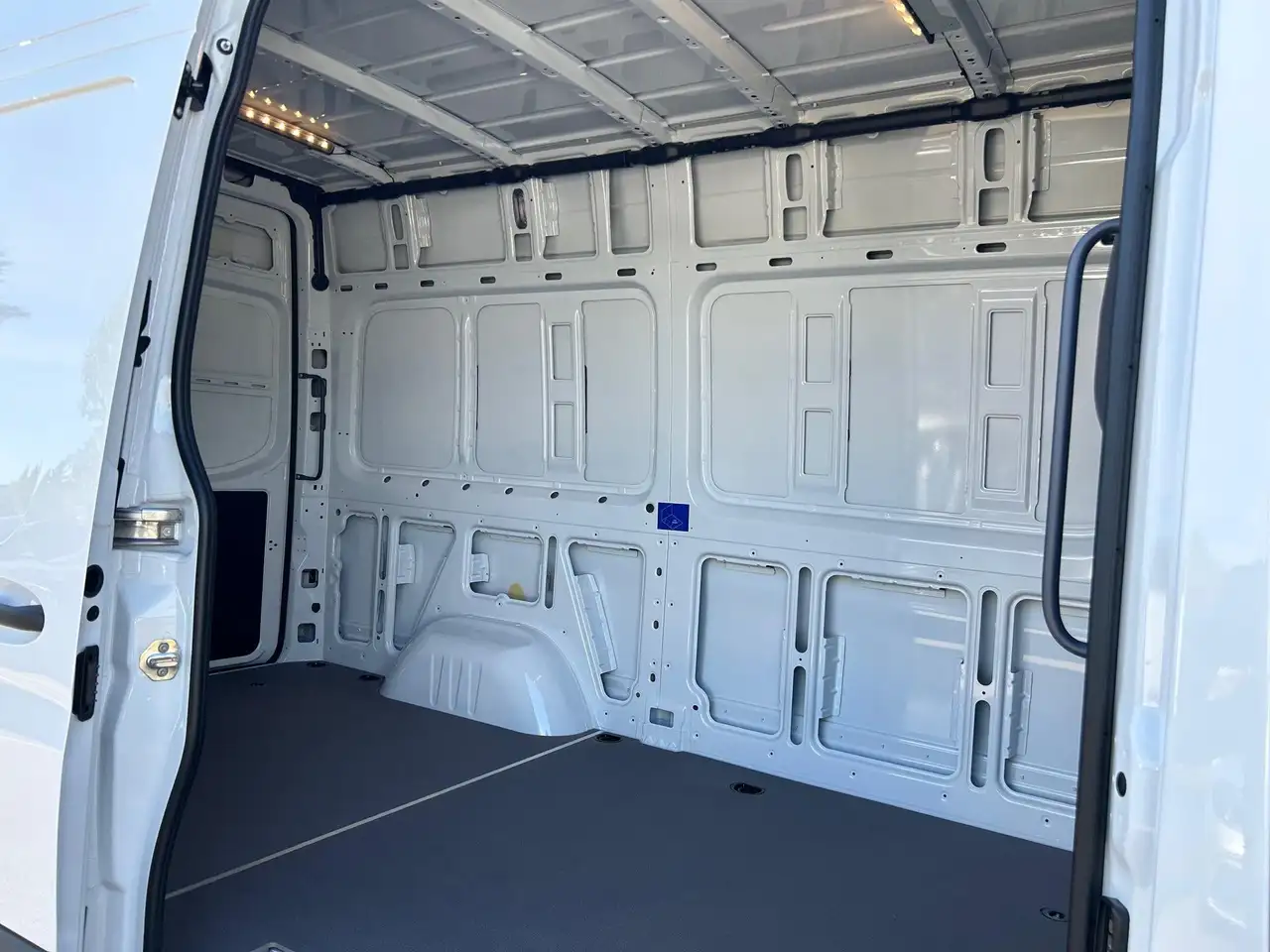 Mercedes-Benz Sprinter снимка Mercedes-Benz Sprinter
