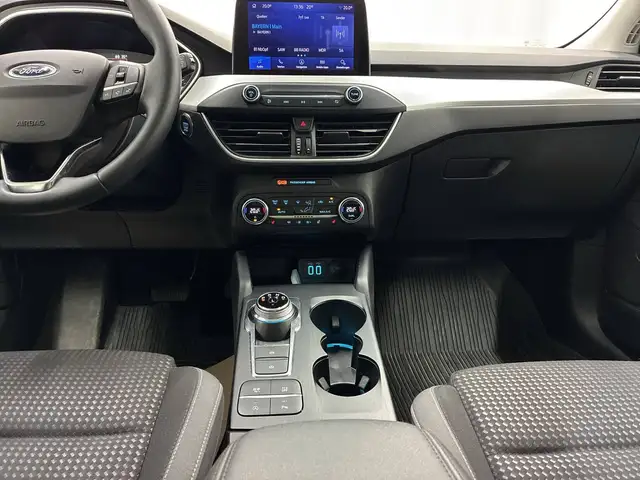 Ford Focus view 8