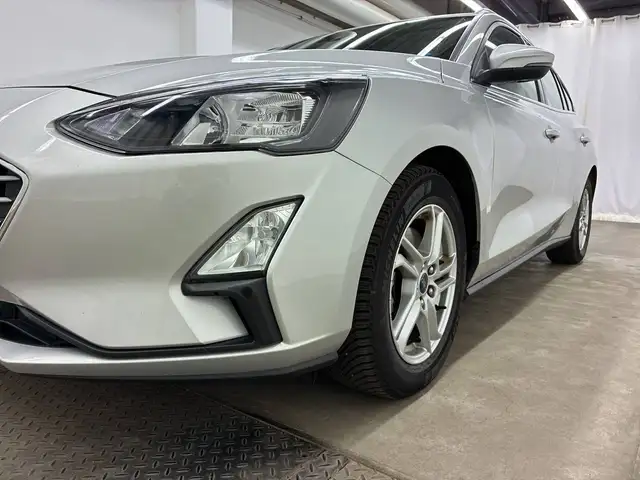 Ford Focus view 14