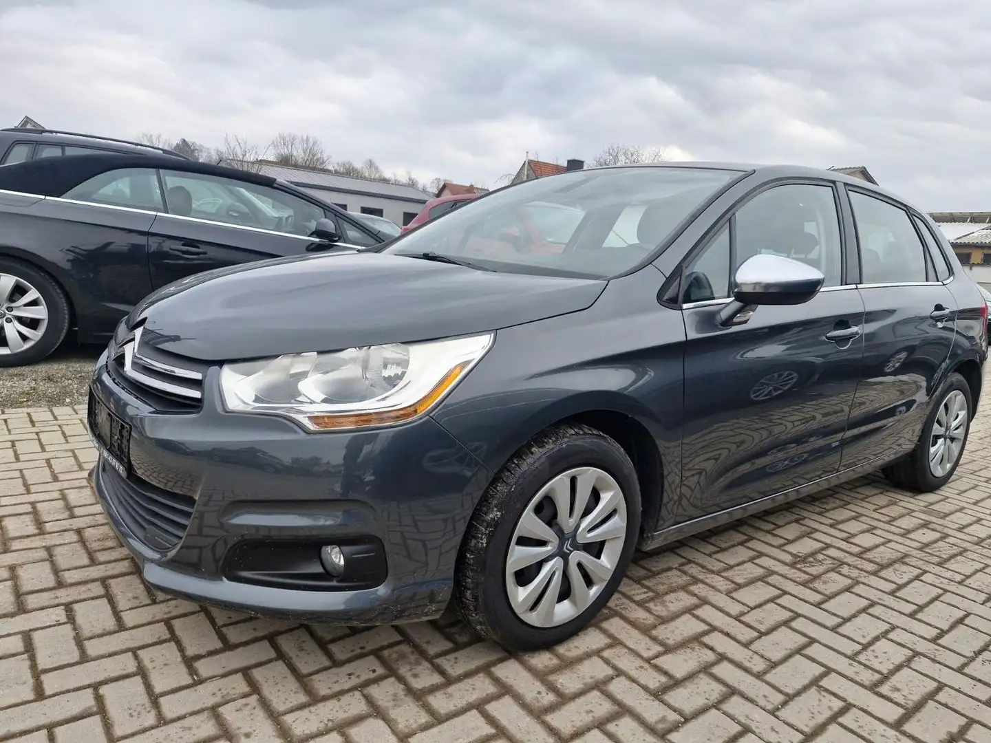 Citroen C4 Lim. Selection Grau - 1