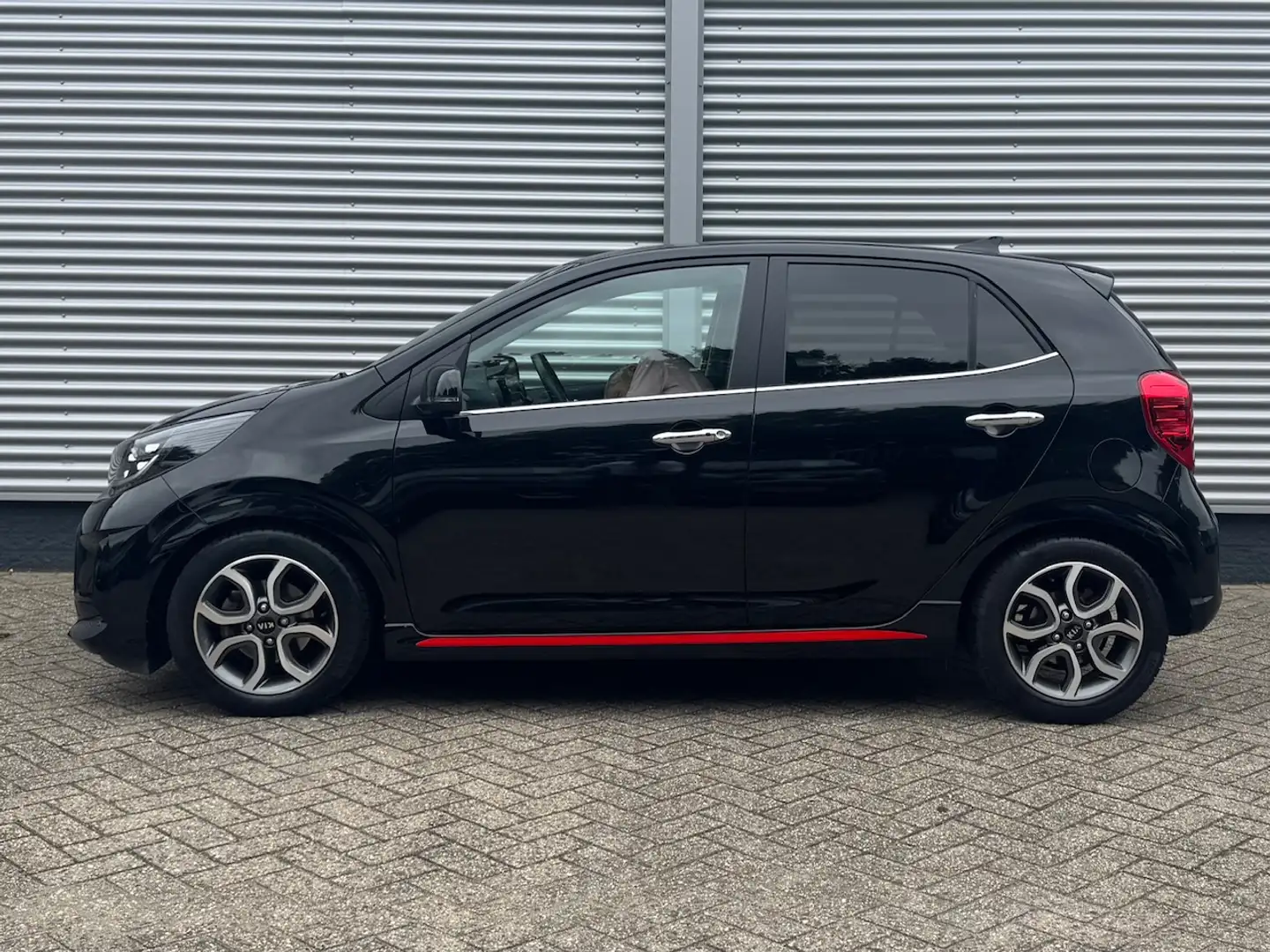 Kia Picanto 1.0 DPi 67pk 4-zits GT-Line | Navigatie | Climate Zwart - 2