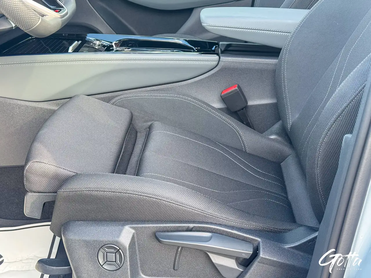 Audi Q3 Sportback 2.0 TDi 150CH*NEW MODEL/S-LINE X2/LED MATRIX FEUX ARRIERE OLED/AUDI RINGS ECLAIREE/TOIT OUVRANT PANORAMIQUE, миниатюра 5
