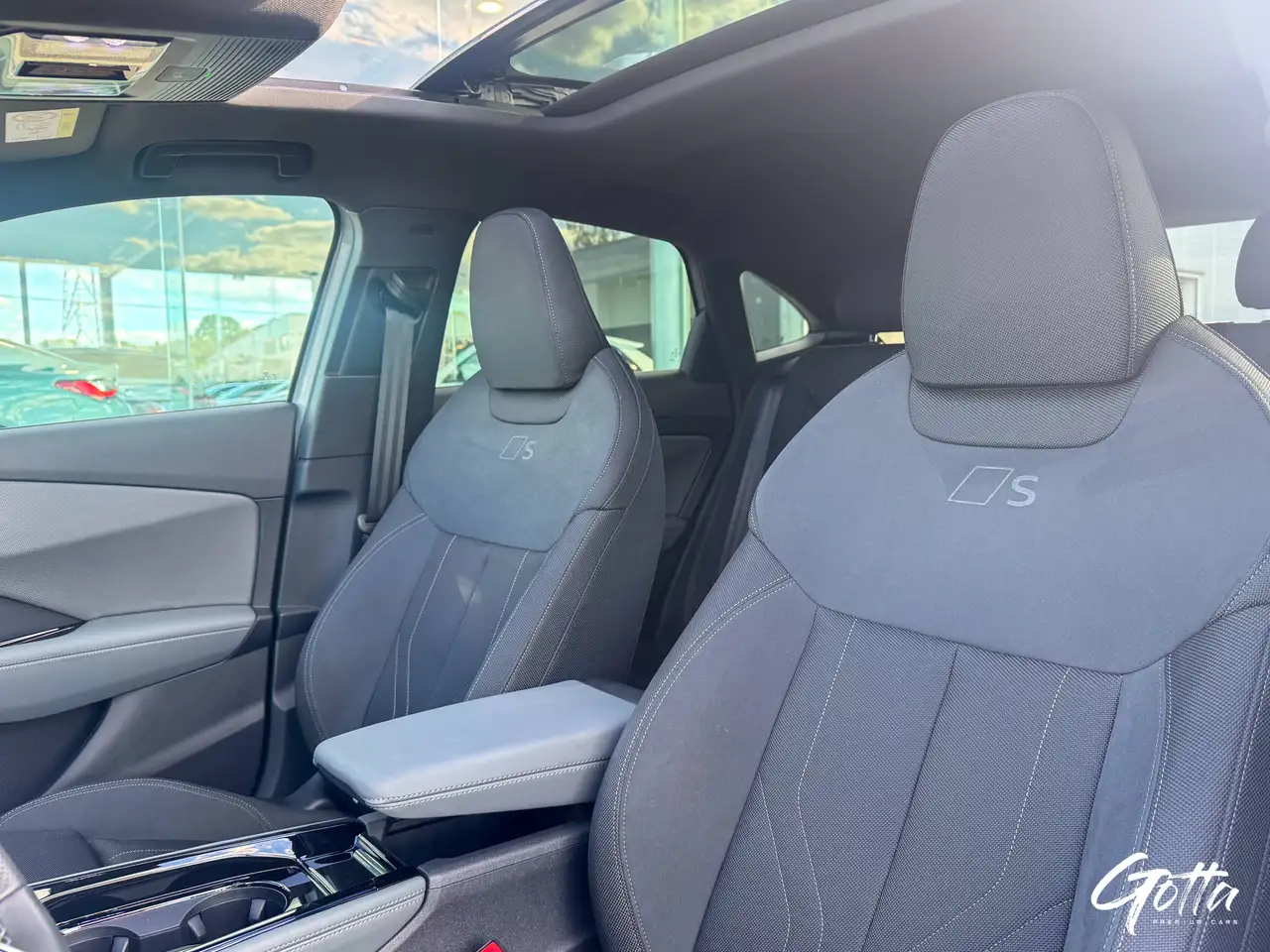 Audi Q3 Sportback 2.0 TDi 150CH*NEW MODEL/S-LINE X2/LED MATRIX FEUX ARRIERE OLED/AUDI RINGS ECLAIREE/TOIT OUVRANT PANORAMIQUE, миниатюра 6