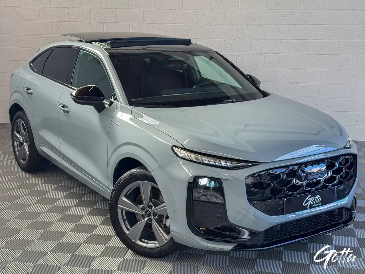 Audi Q3 Sportback 2.0 TDi 150CH*NEW MODEL/S-LINE X2/LED MATRIX FEUX ARRIERE OLED/AUDI RINGS ECLAIREE/TOIT OUVRANT PANORAMIQUE, миниатюра 2