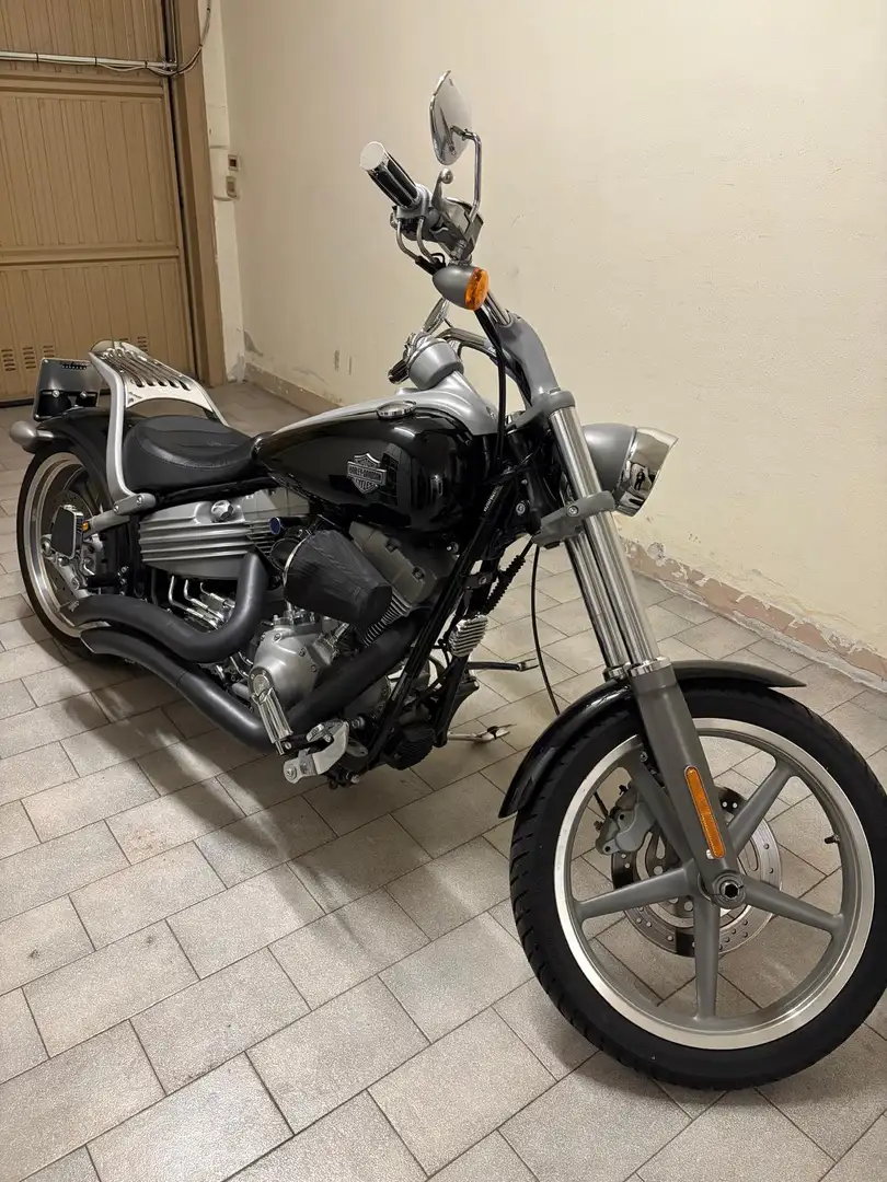 Harley-Davidson Softail Softail 1584 "ROCKER" - FXCW Černá - 1