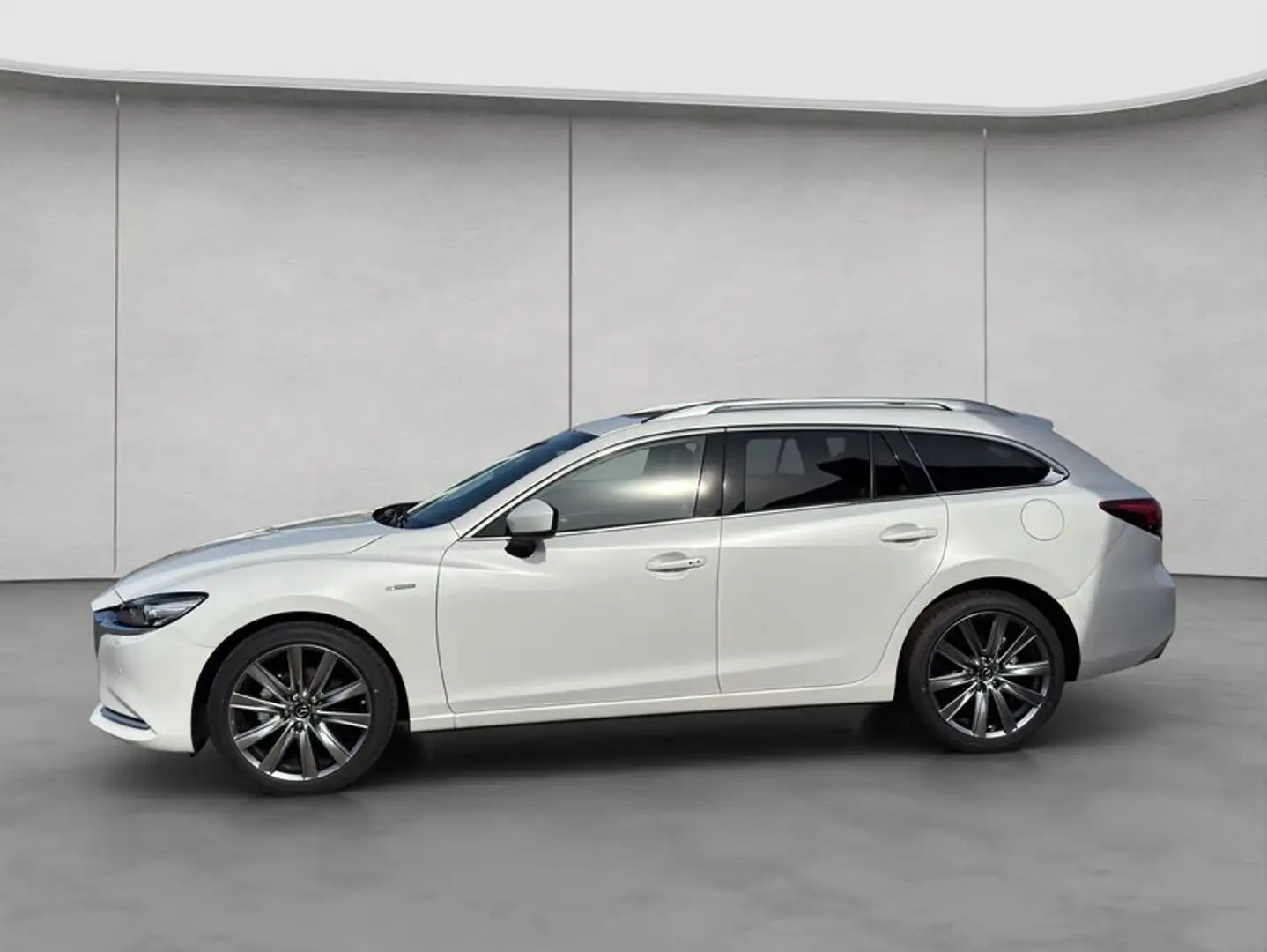 Mazda 6 Kombi SKYACTIV-G 194 Drive 20th Anniversairy 143 Bílá - 2