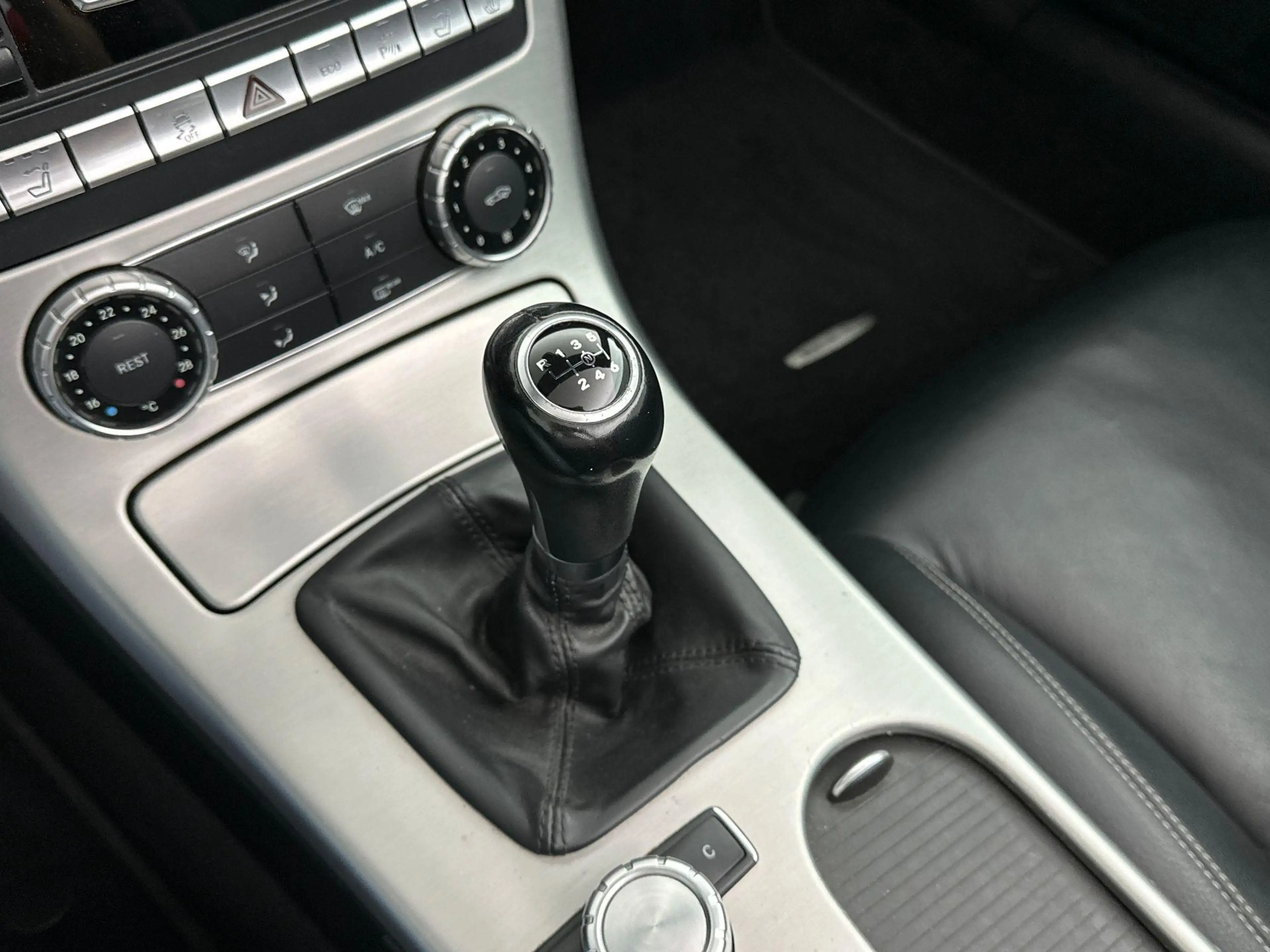 Mercedes-Benz SLK 200 | Stoelverwarming | Hard-top | Air-Scarf | Leder | — photo 11