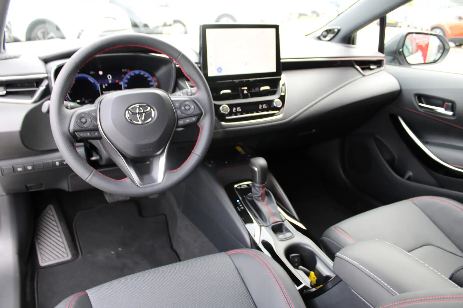 Toyota Corolla Touring Sports Hybrid 200 GR Sport Plus Automaat 1 Gris - 2