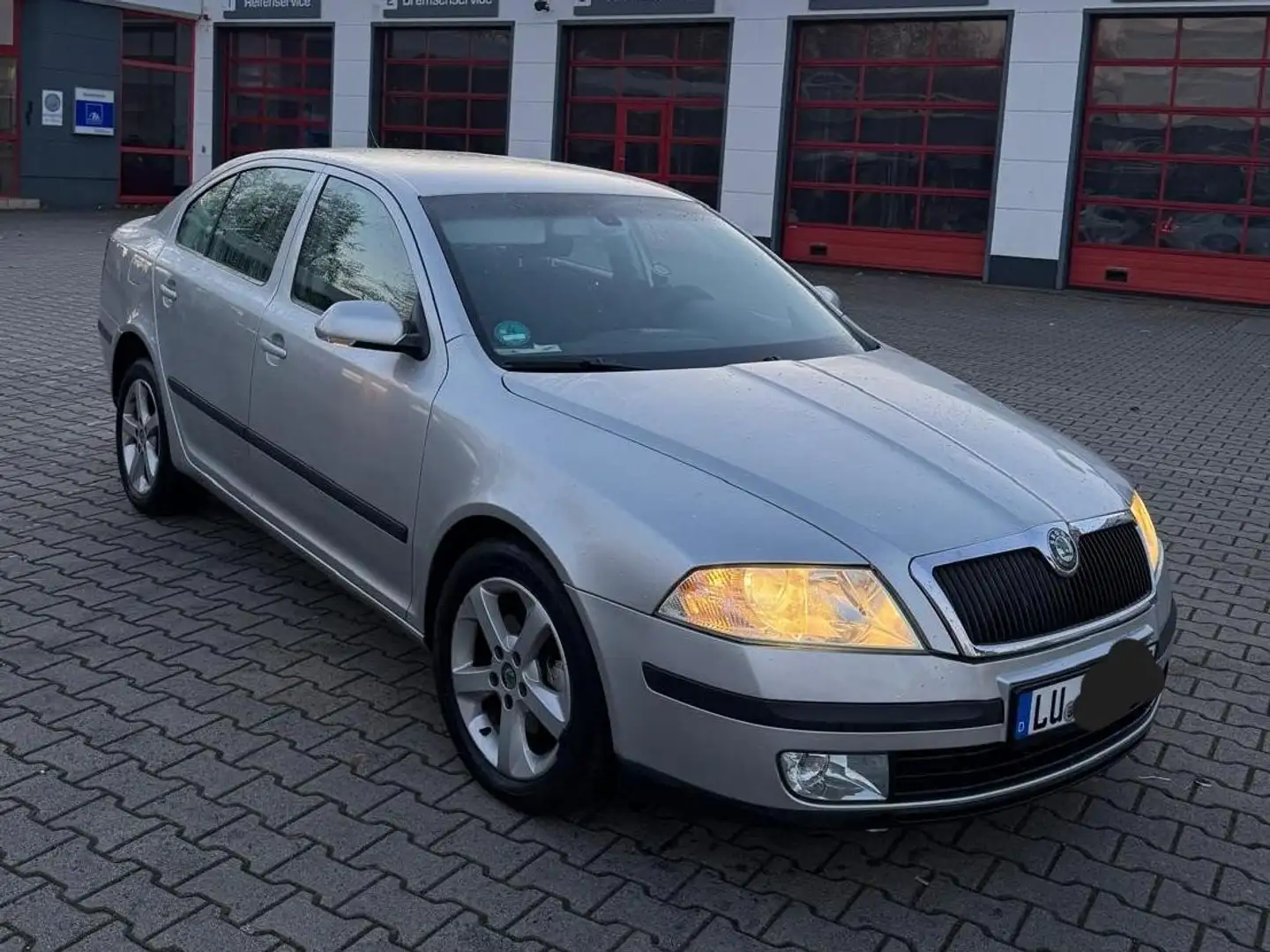 Skoda Octavia Octavia II Diesel 1.9 TDI DSG Automatik Plateado - 1