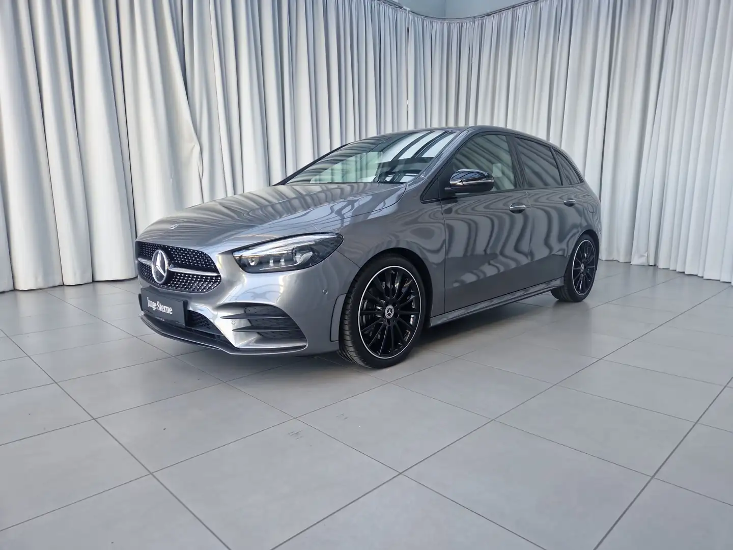 Mercedes-Benz B 220 d 4MATIC AMG Line SportS. Šedá - 2