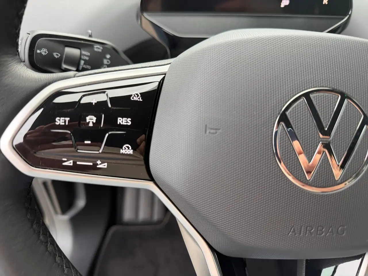 Volkswagen ID.4 Pro 82 kWh +WÄPU +AHK +LED +ACC +RKAM +NAVI +SHZ, миниатюра 17