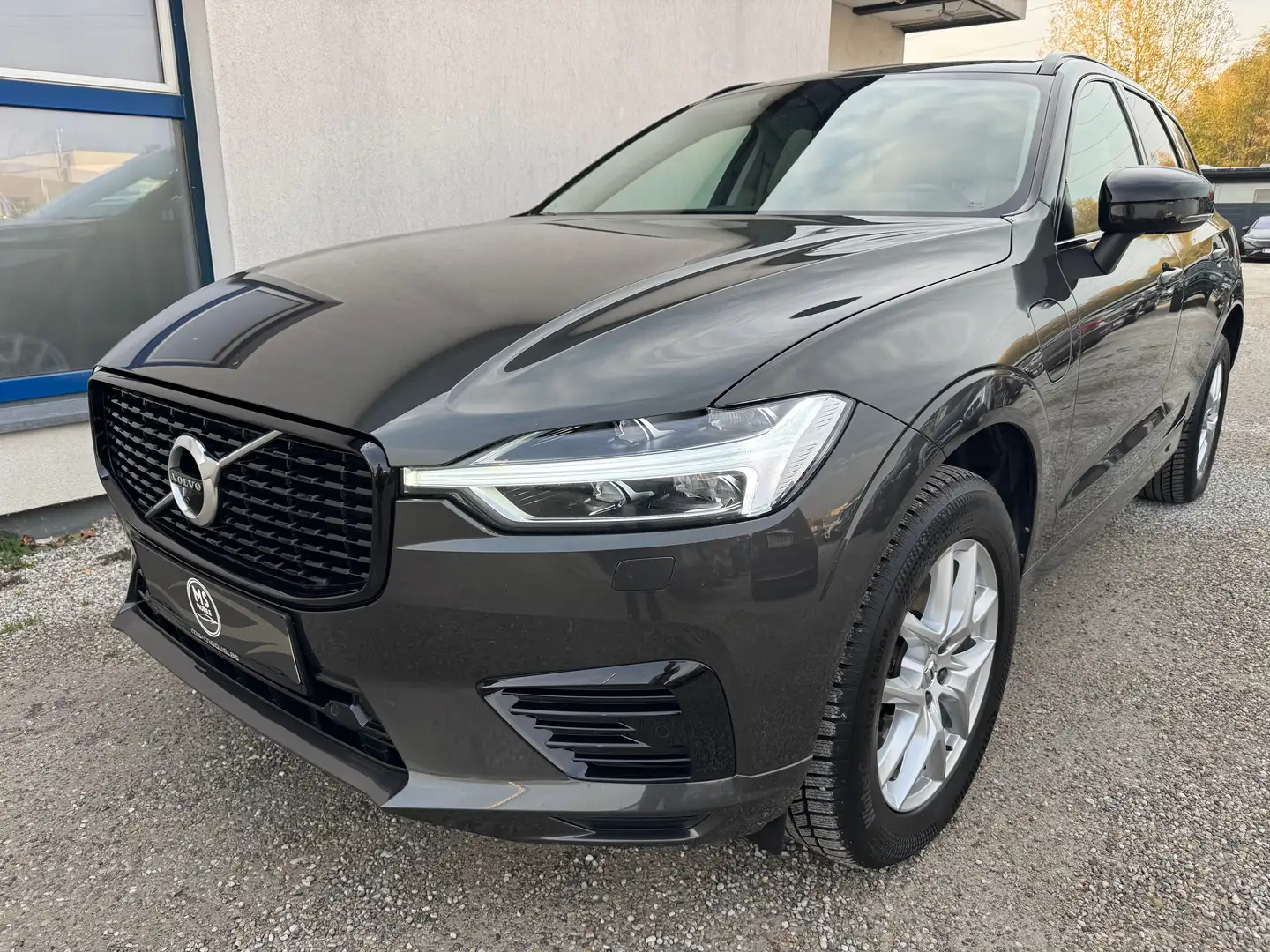 Volvo XC60 T6 AWD PHEV R Design Geartronic Gris - 1