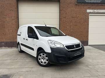1.6 BlueHDi Lichte vracht/3-zit/Navi/Airco/Parkeersensoren/Cruise Control/Bluetooth telefonie/Veiligheidssloten...