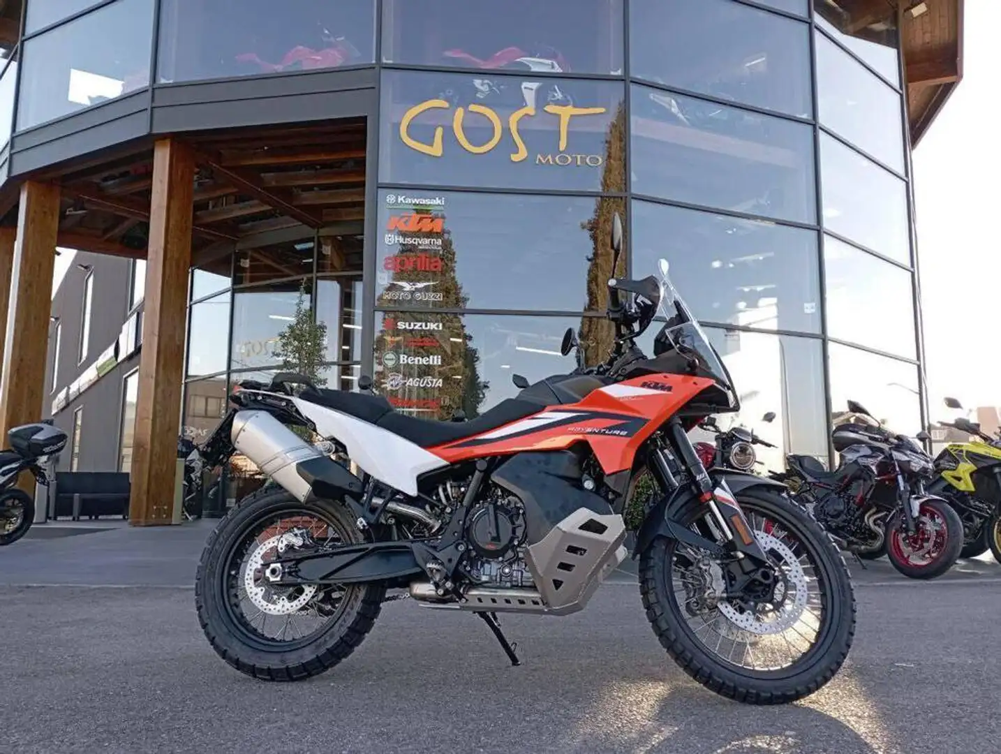 KTM 890 Adventure - 1