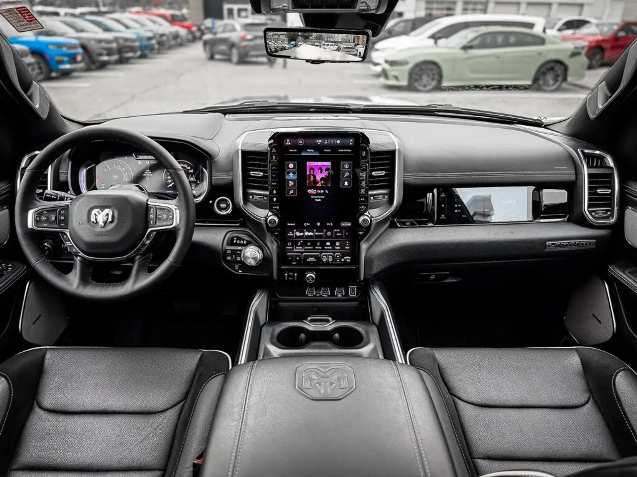 RAM 1500 снимка RAM 1500
