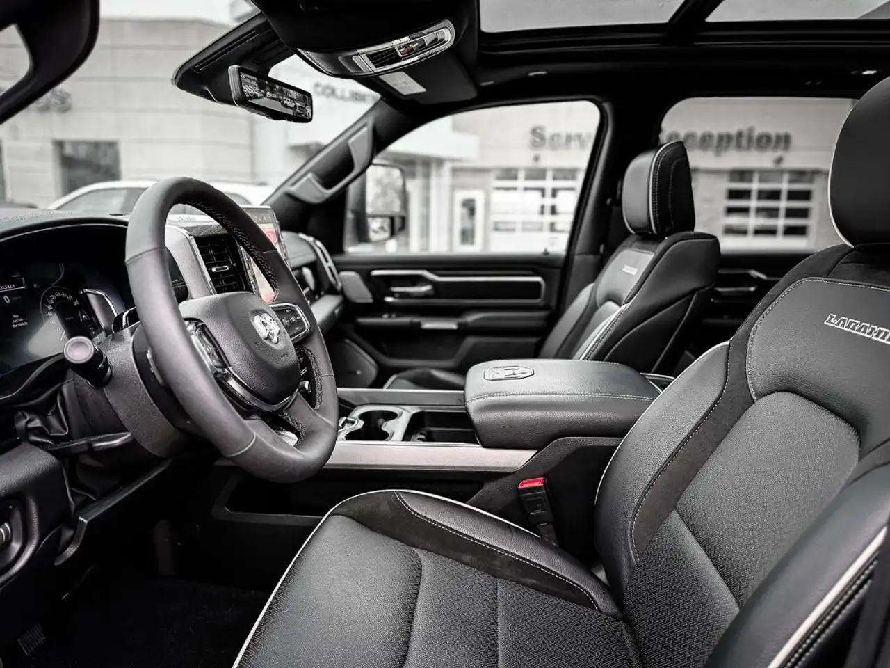RAM 1500 снимка RAM 1500
