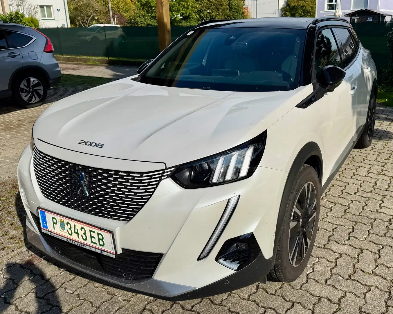 Peugeot 2008 e-2008 50kWh GT GT Weiß - 2