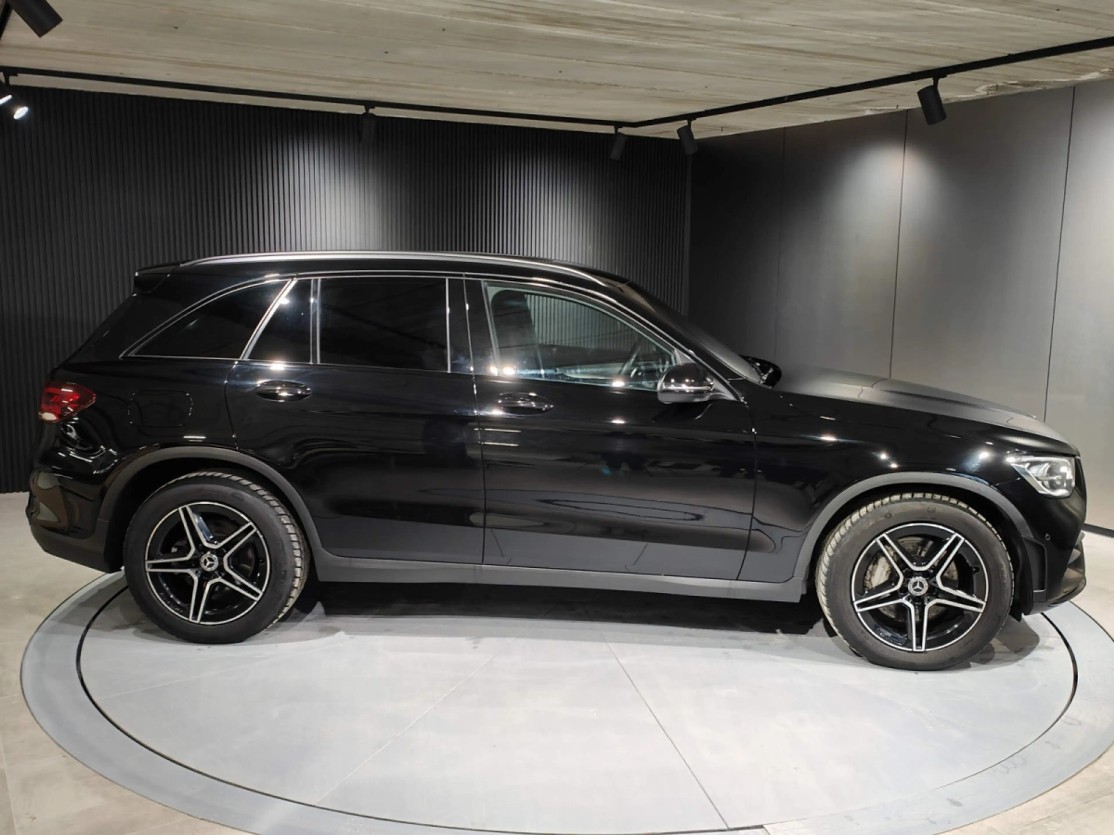 Mercedes-Benz GLC 200 200dA 4MATIC PACK AMG GPS CAMERA CARPLAY — photo 2