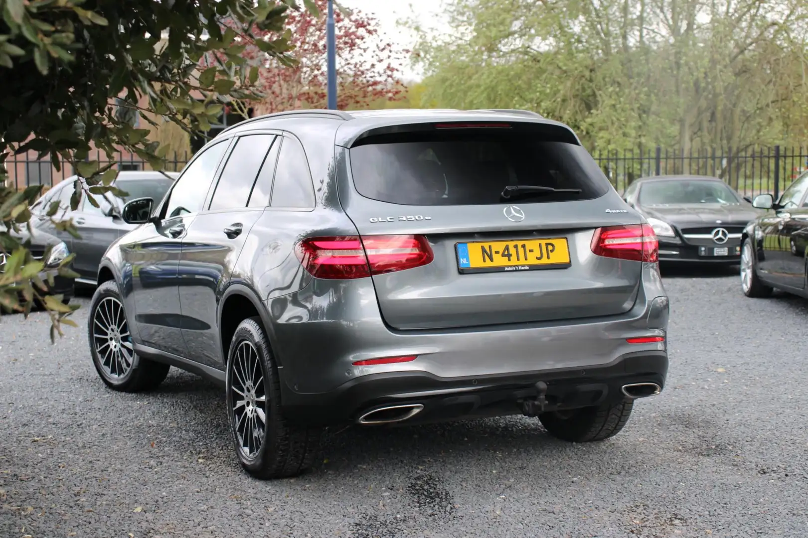 Mercedes-Benz GLC 350 350e 4MATIC Premium Plus AMG Pakket Camera Trekhaa Grijs - 2