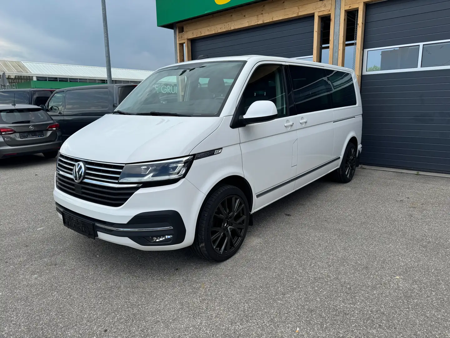 Volkswagen T6.1 Caravelle N1 Caravelle Highline lang FWD Blanco - 1