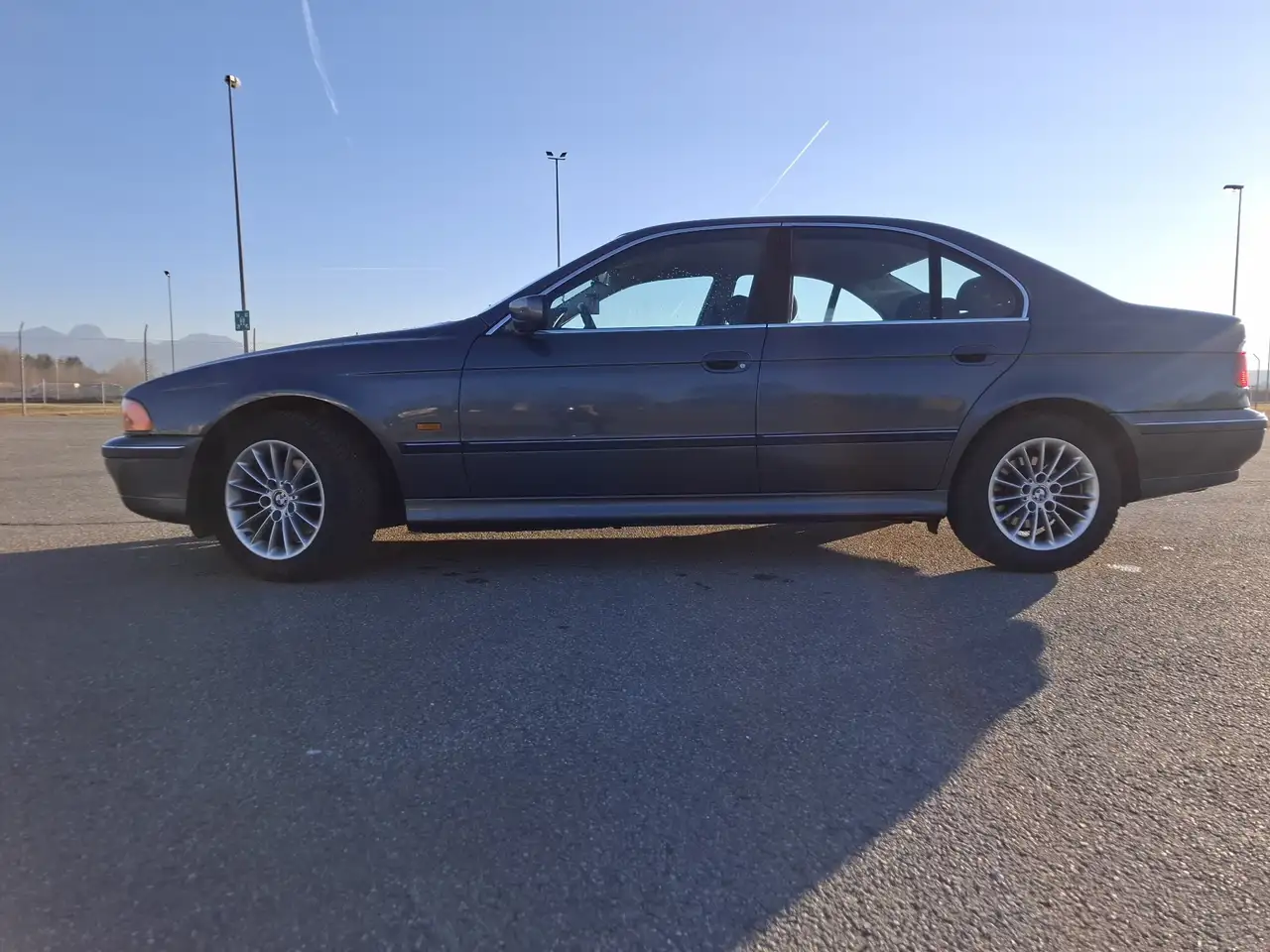 BMW 523i, foto 4