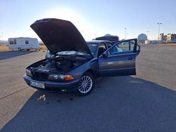 523i