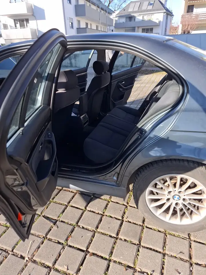 BMW 523i, foto 11