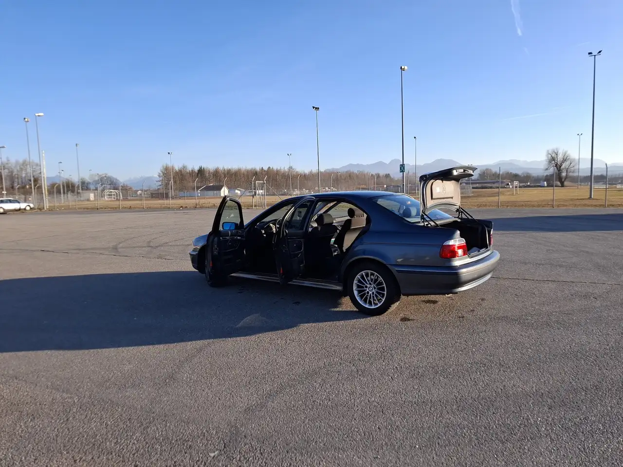 BMW 523i, foto 3