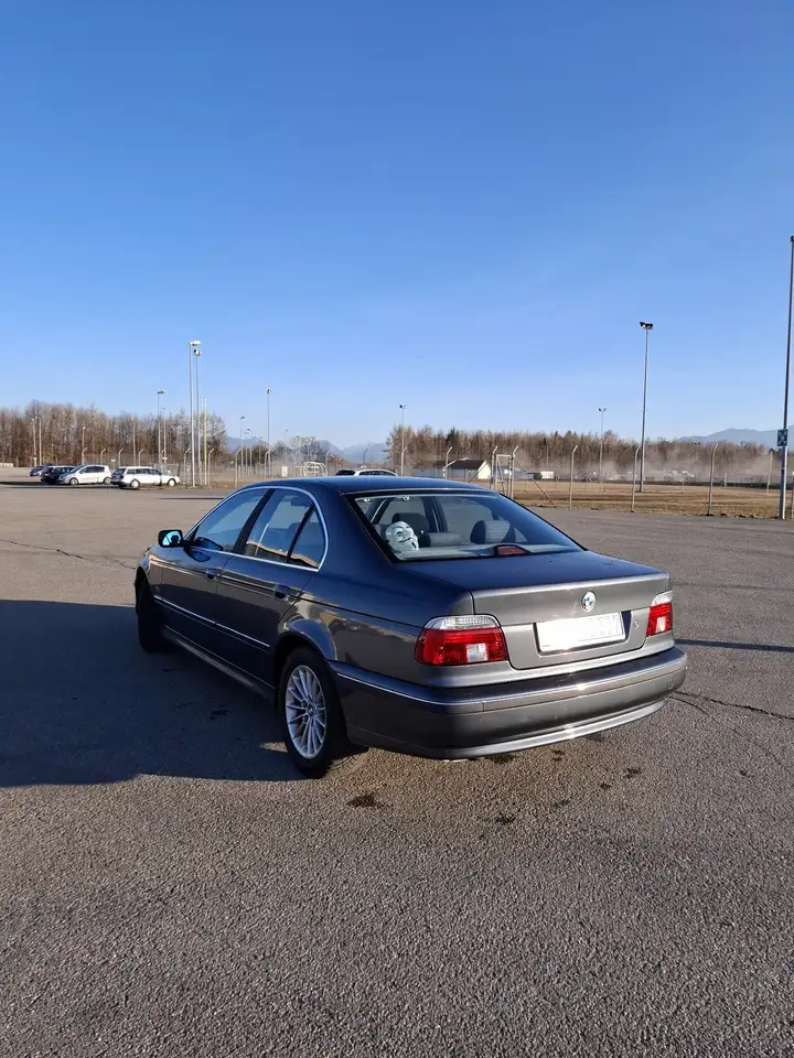 BMW 523i, foto 5