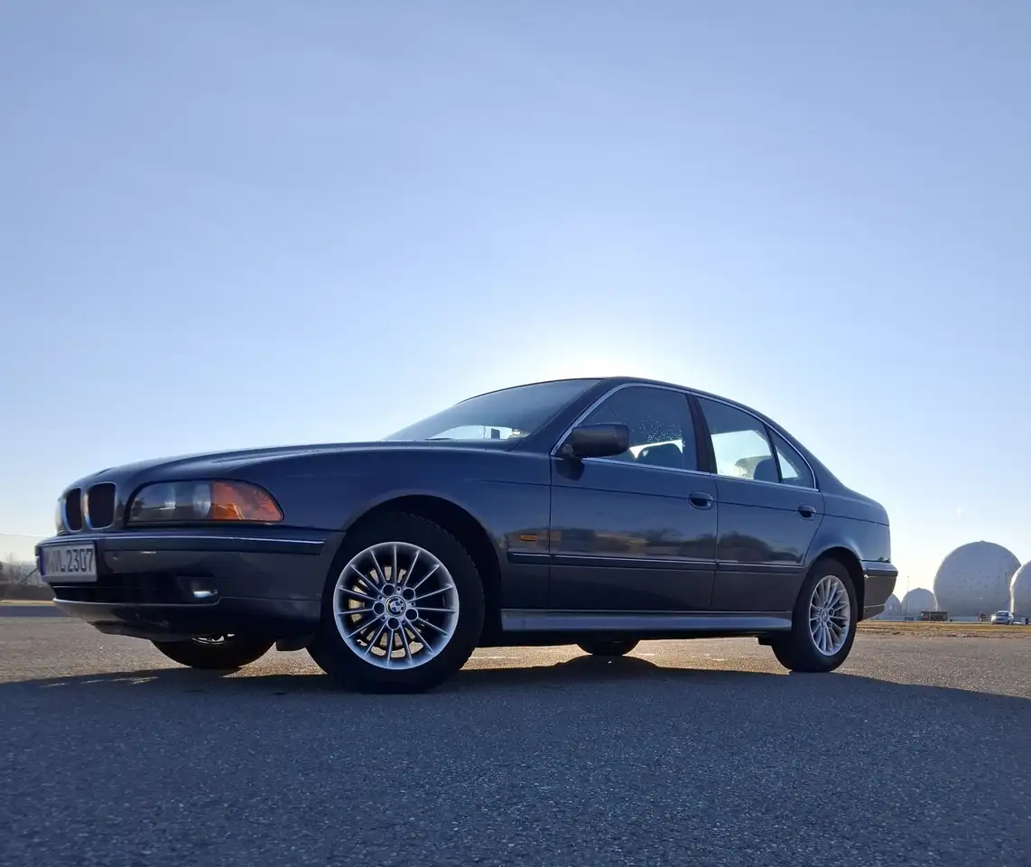 BMW 523i, foto 8