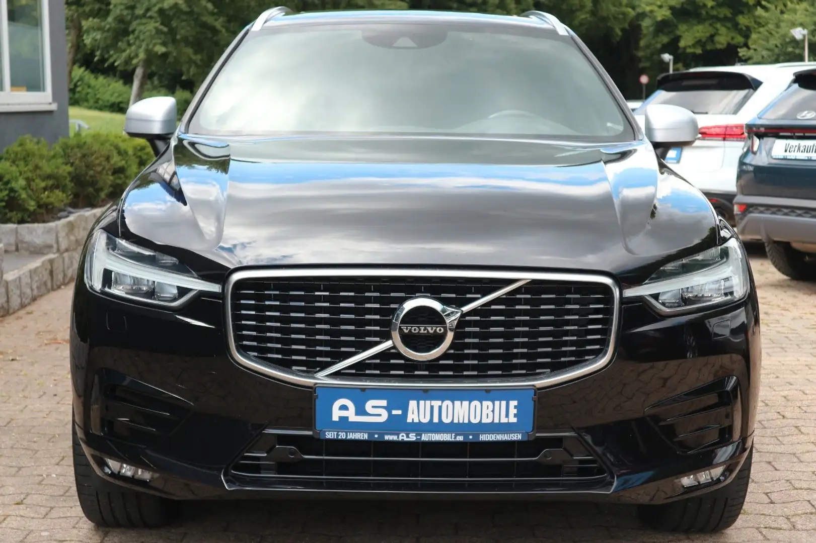 Volvo XC60 R Design AWD *2.HD/PANO/LEDER/RFK/NAV/AHK* Schwarz - 2
