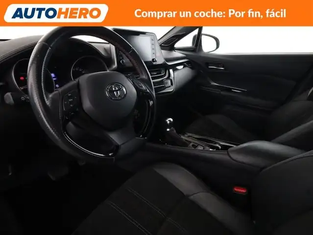 Toyota C-HR view 12