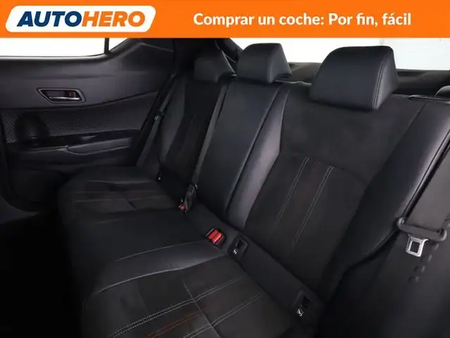 Toyota C-HR view 15