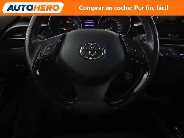 Toyota C-HR view 24