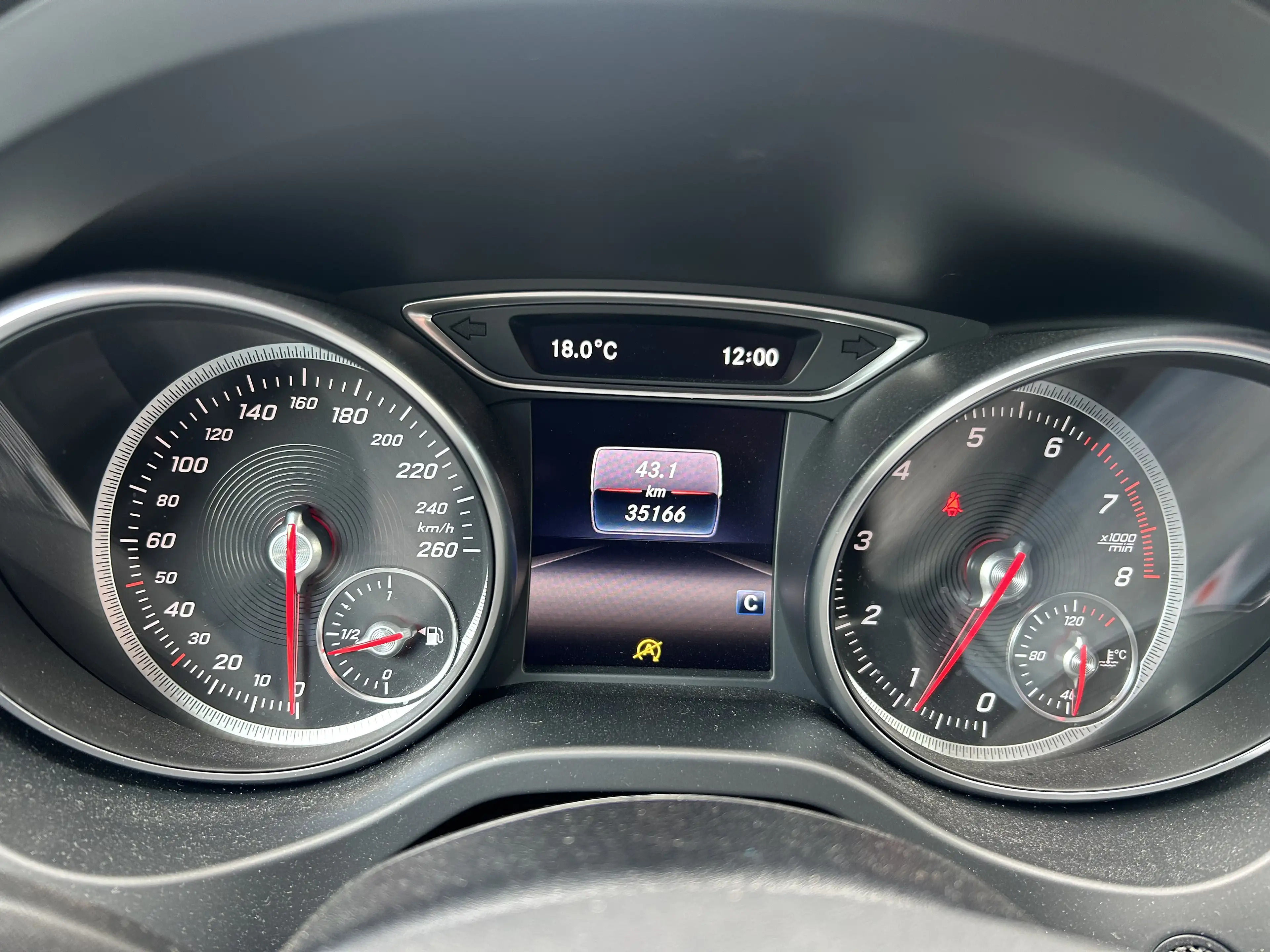Mercedes-Benz GLA 180 180 (EU6.2) 5 PORTES  ** 35166KM **AIRCO BLUETOOTH GPS GARANTIE 12 MOIS          TOOTH — photo 8