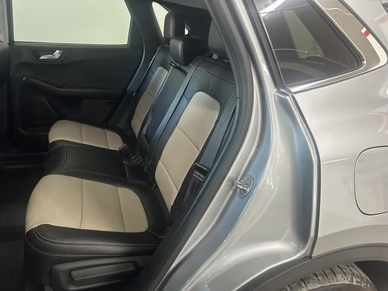 Ford Escape снимка Ford Escape