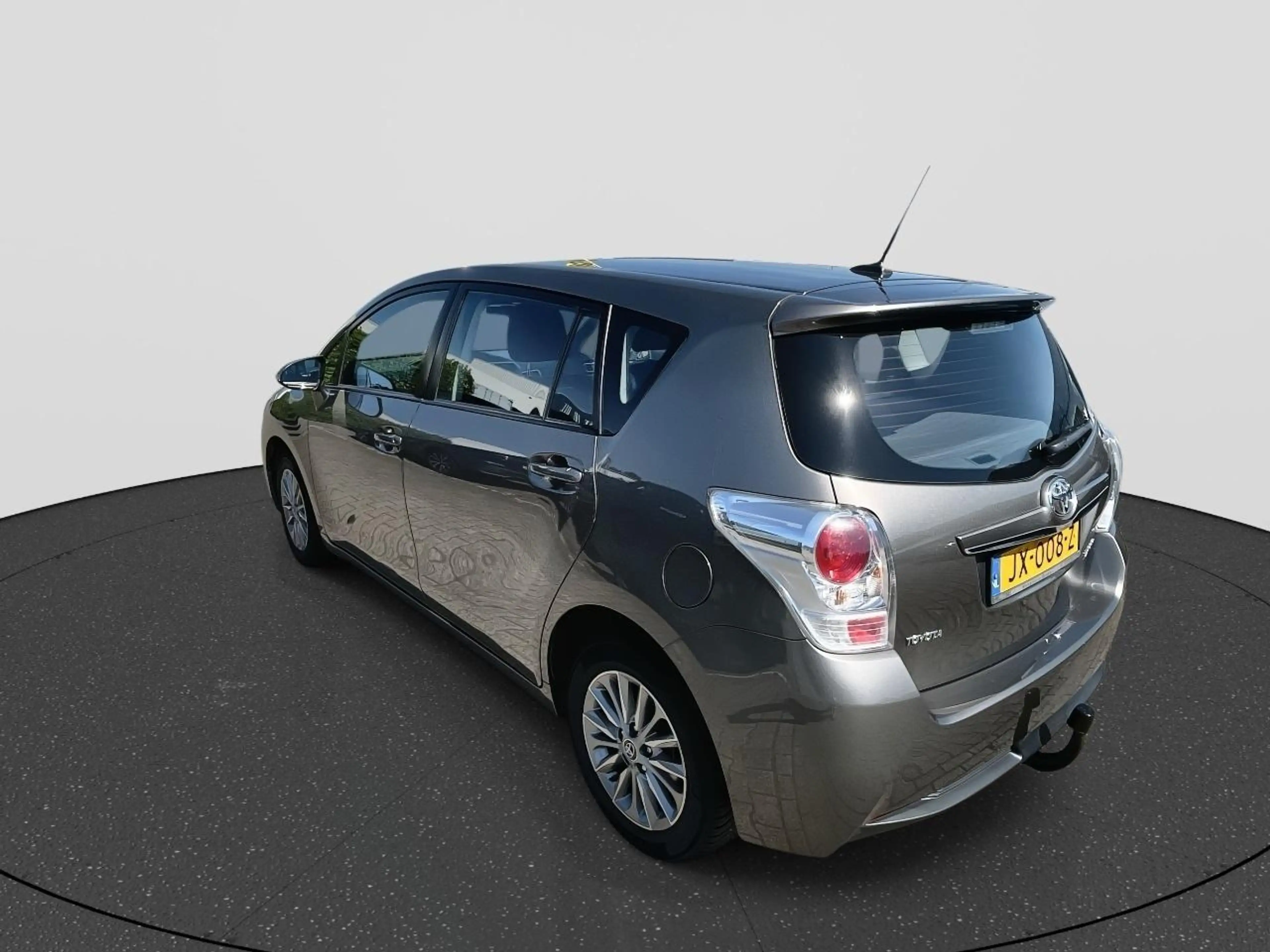 Toyota Verso 1.8 VVT-i Aspiration — photo 6